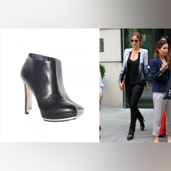 Vince Camuto 5” stiletto ankle leather boots with gold trim & hardware size 6.5 - Picture 1 of 10